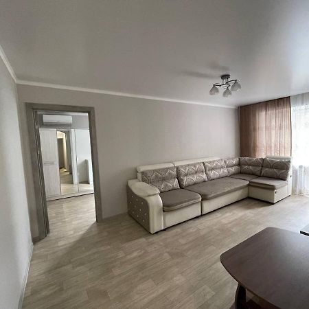 Apartment On Kievskaya Street 比什凯克 外观 照片